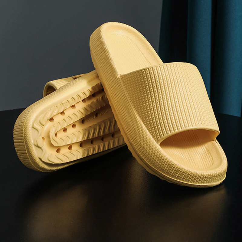 Cushioned Slide Sandlas