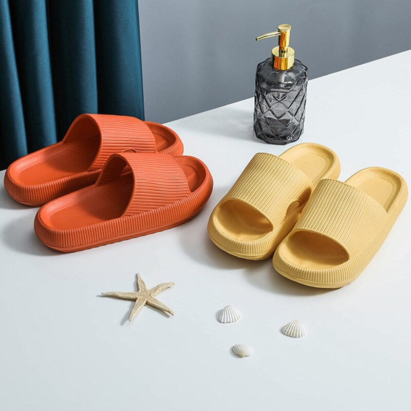 Cushioned Slide Sandlas