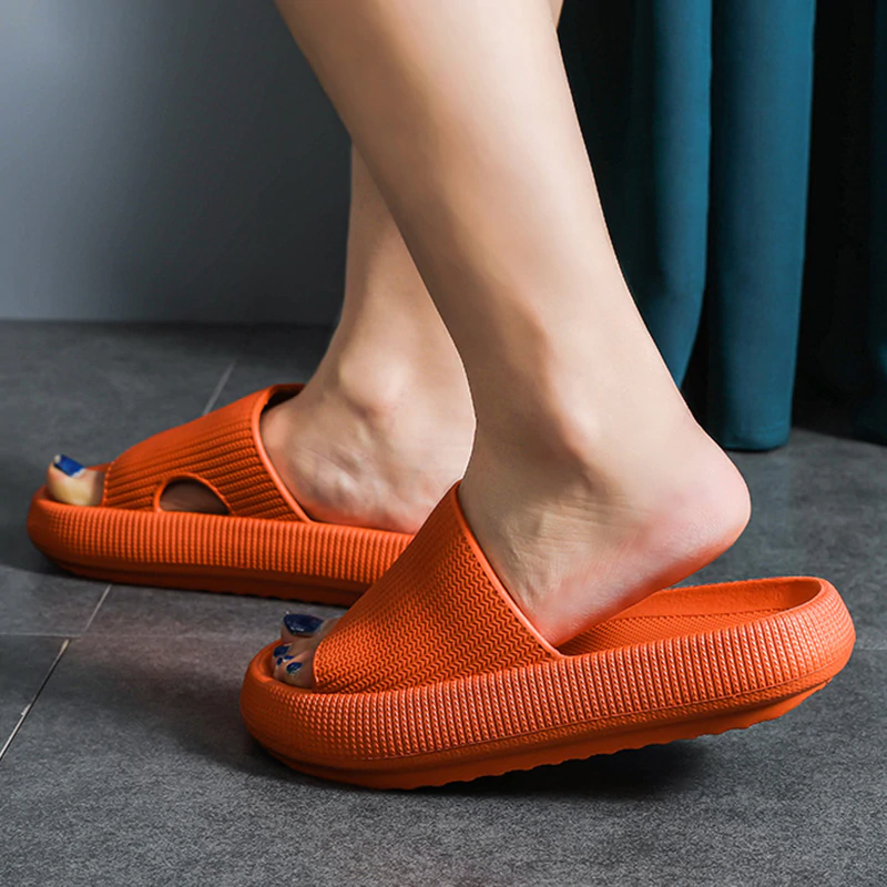 Cushioned Slide Sandlas