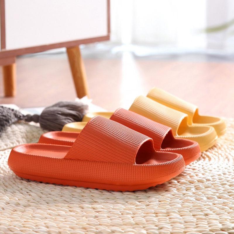 Cushioned Slide Sandlas