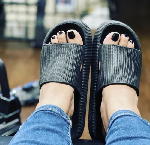 Cushioned Slide Sandlas