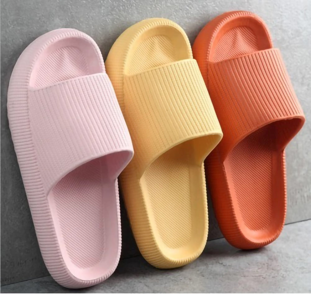 Cushioned Slide Sandlas